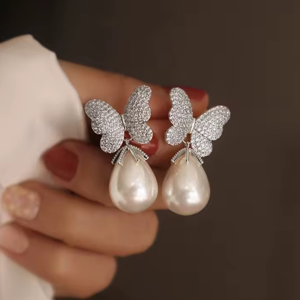 Vintage Butterfly Pearl Timeless Earrings - Picture 6 of 6
